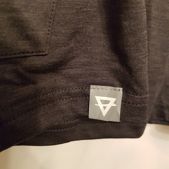 LIV Life Integrity women's size Medium Earth hoodie black - Picture 7 of 7